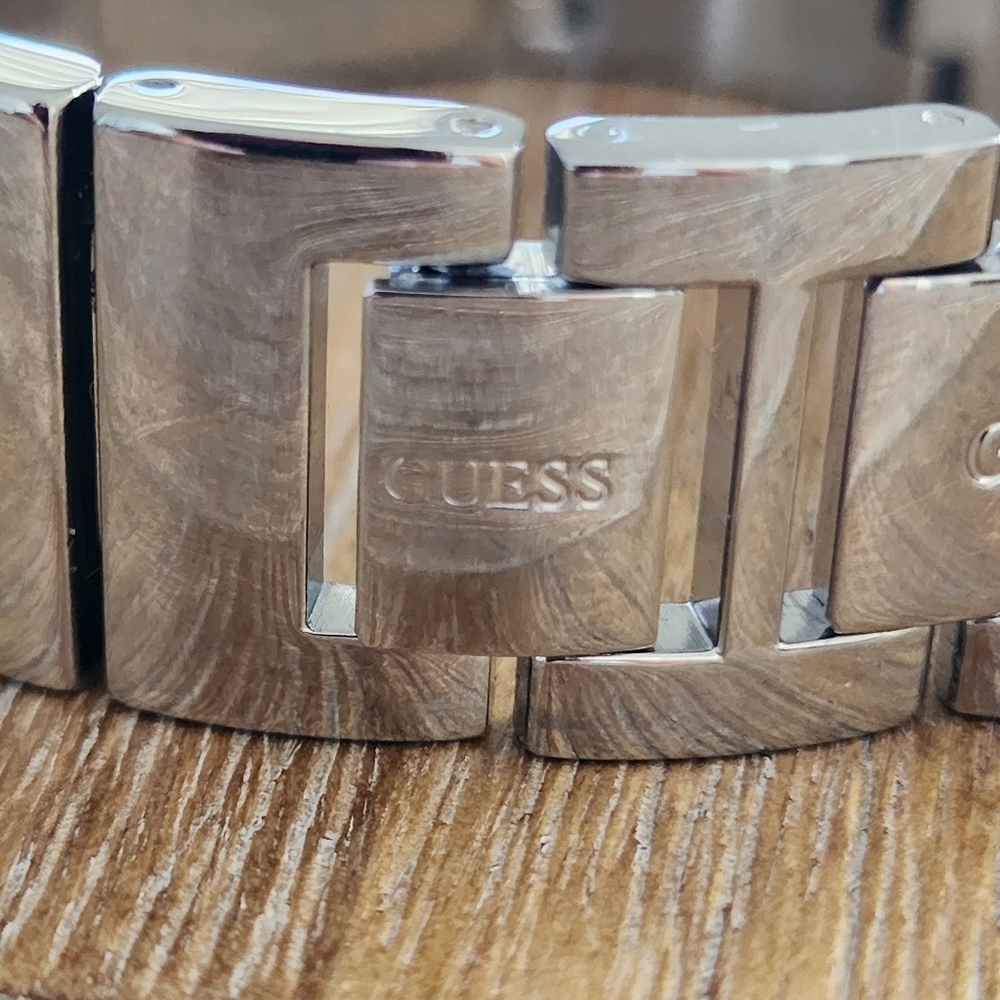 NWT Guess Silver Tone Rhinestone Bangle Watch with Pouch - Picture 8 of 11